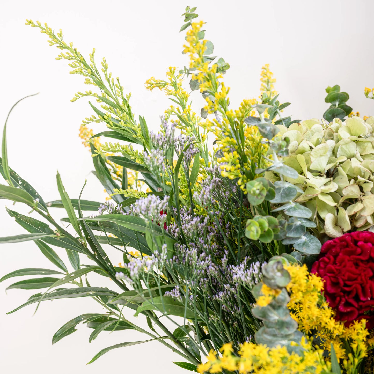 Argenté polished silver floral pot with mirror finish for luxury flower arrangements by House of Mograa