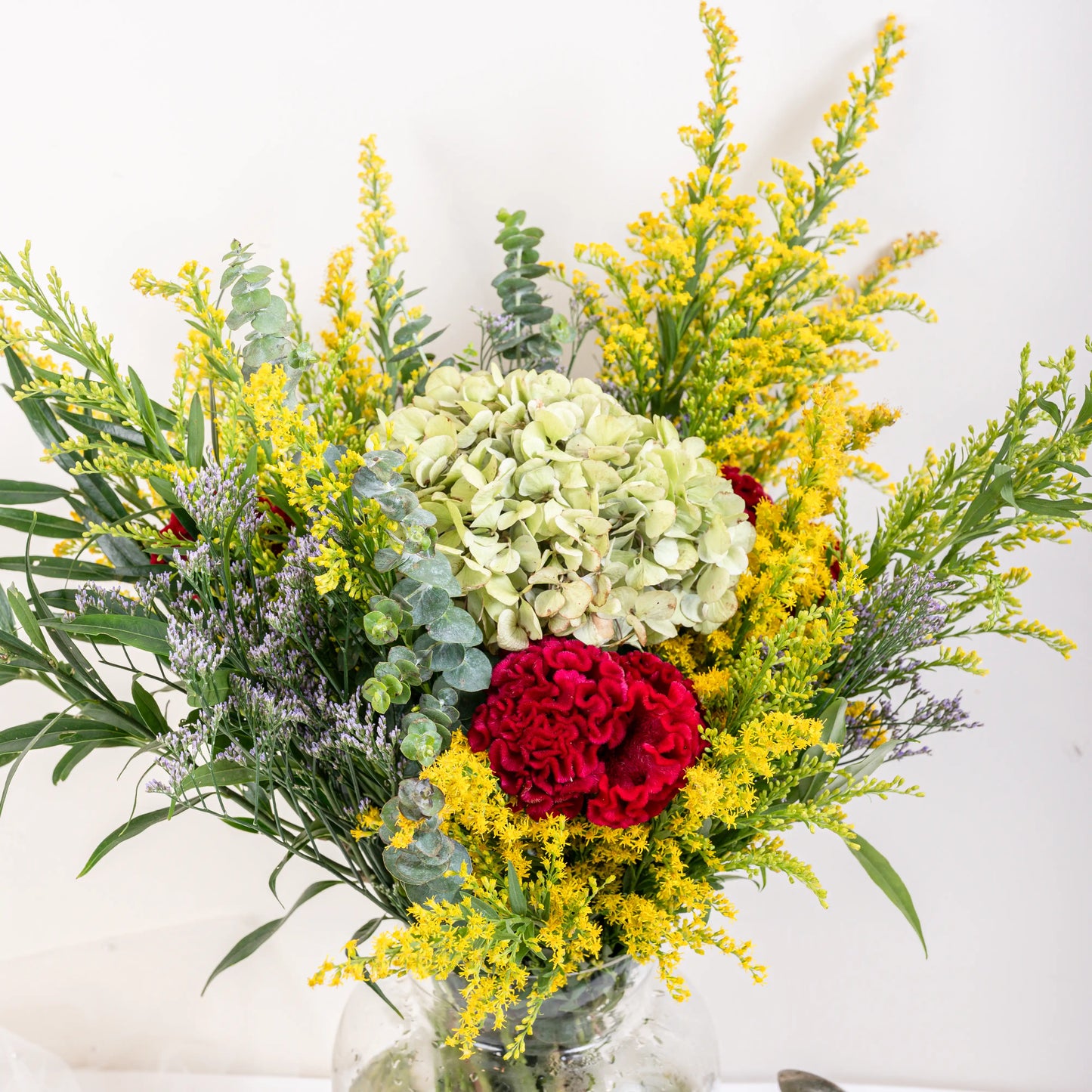 Argenté polished silver floral pot with mirror finish for luxury flower arrangements by House of Mograa